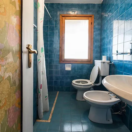 Townhouse With Pool, Garden And Close To 公寓