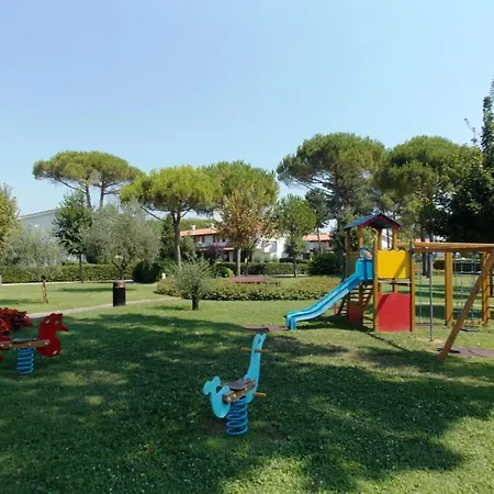 With Shared Garden And Swimming Pool Appartement *