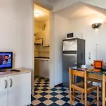 Διαμέρισμα With Shared Garden And Swimming Pool *