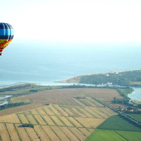 With Shared Garden And Swimming Pool Apartmán