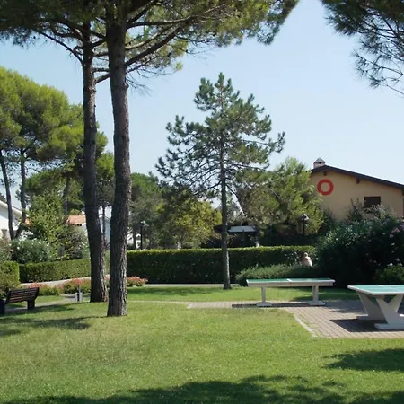 With Shared Garden And Swimming Pool Bibione