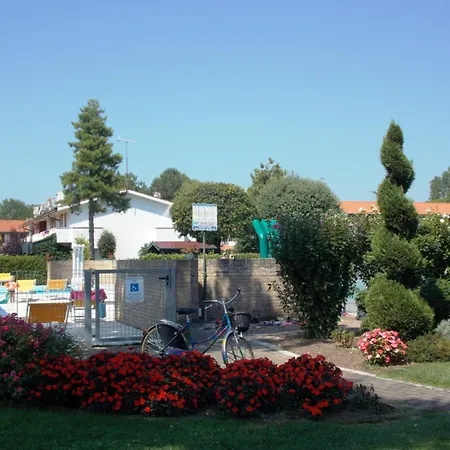 With Shared Garden And Swimming Pool Bibione