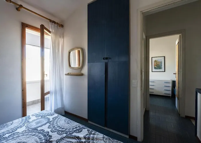 With Shared Garden And Swimming Pool 비비오네