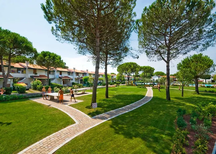 With Shared Garden And Swimming Pool Apartmán Bibione